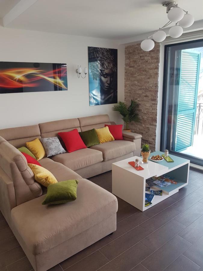 Apartment Funny Kotor Luaran gambar