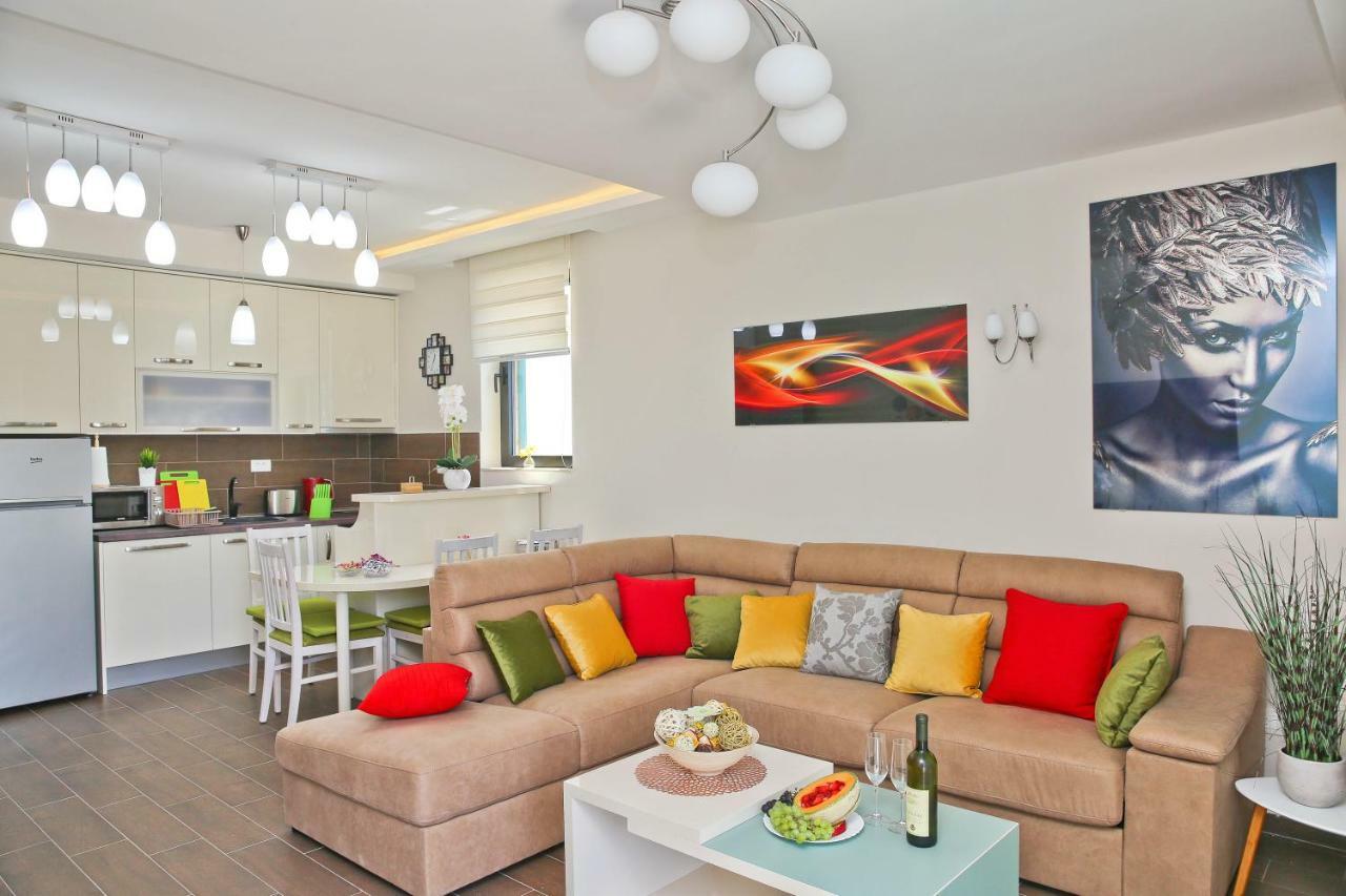Apartment Funny Kotor Luaran gambar