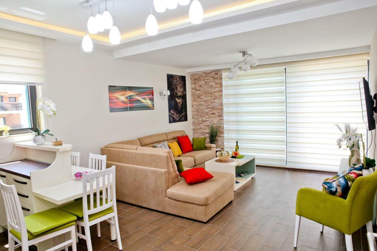 Apartment Funny Kotor Luaran gambar