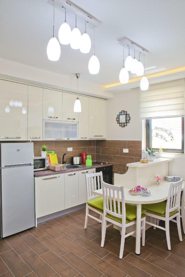 Apartment Funny Kotor Luaran gambar